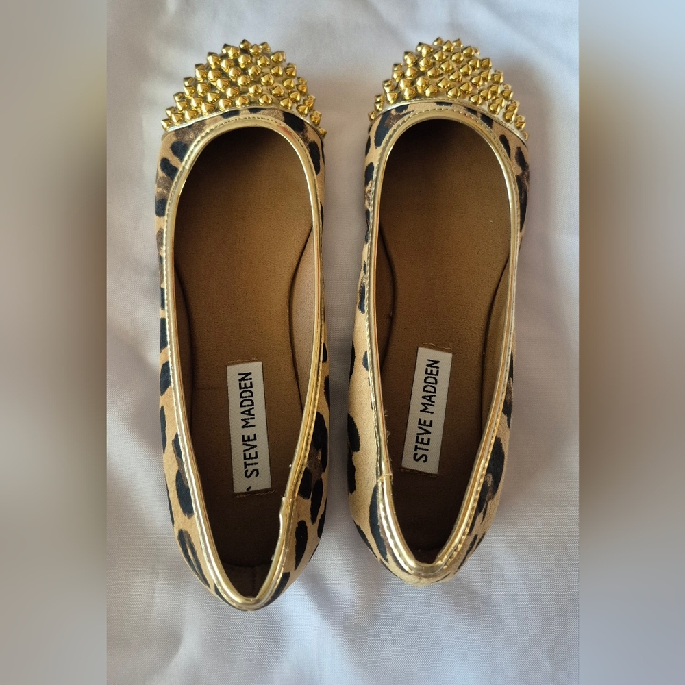 Steve Madden 7 Kimmmie Leopard Gold Spikes Studs Flats Animal Print NWOB - Picture 7 of 10